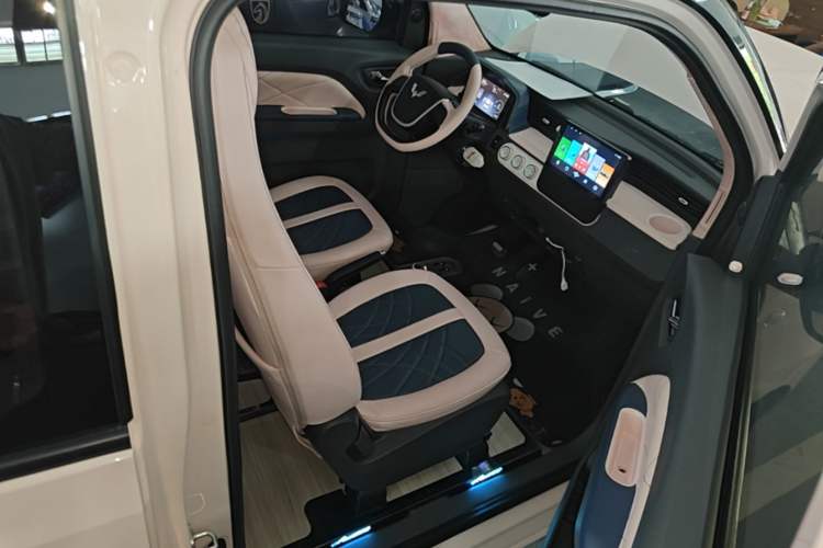 Used Wuling Hongguang MINIEV 2022 Macaron Premium Model – Lithium Iron Phosphate Right Front Seat