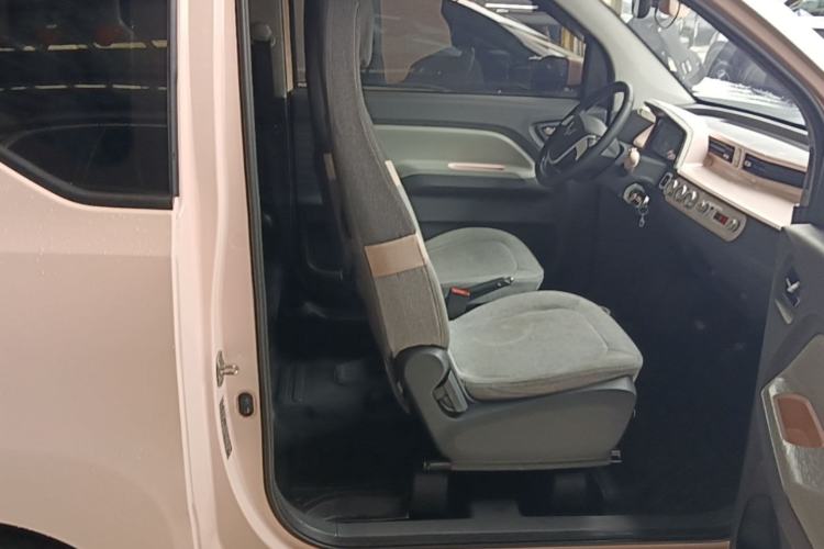 Used Wuling Hongguang MINIEV 2022 Macaron Premium Model – Lithium Ternary Battery Right Front Seat