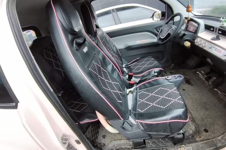 Used Wuling Hongguang MINIEV 2022 Macaron Premium Model – Lithium Ternary Battery Right Front Seat