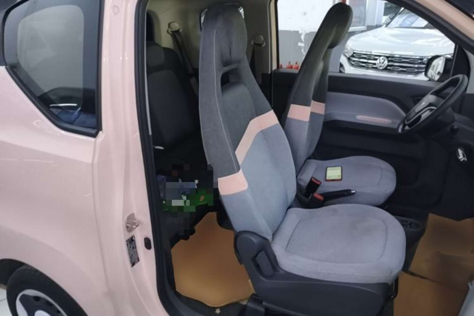 Used Wuling Hongguang MINIEV 2022 Macaron Premium Model – Lithium Ternary Battery Right Front Seat
