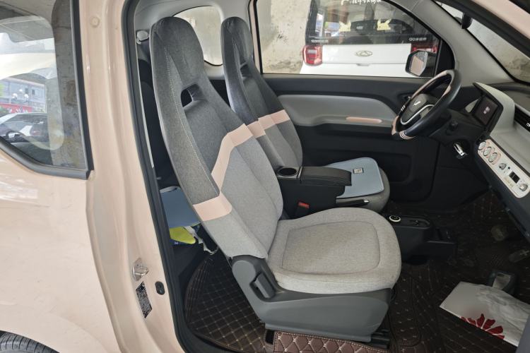 Used Wuling Hongguang MINIEV 2022 Macaron Fashion Model Lithium Iron Phosphate Right Front Seat