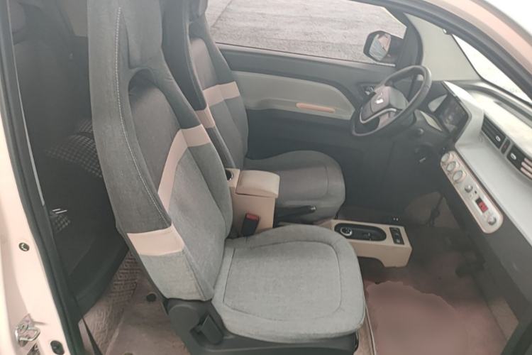 Used Wuling Hongguang MINIEV 2022 Macaron Fashion Model Lithium Iron Phosphate Right Front Seat