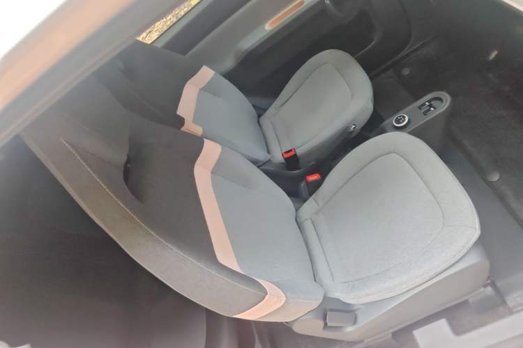 Used Wuling Hongguang MINIEV 2022 Macaron Premium Model – Lithium Iron Phosphate Right Front Seat