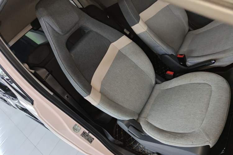 Used Wuling Hongguang MINIEV 2022 Macaron Premium Model – Lithium Iron Phosphate Right Front Seat