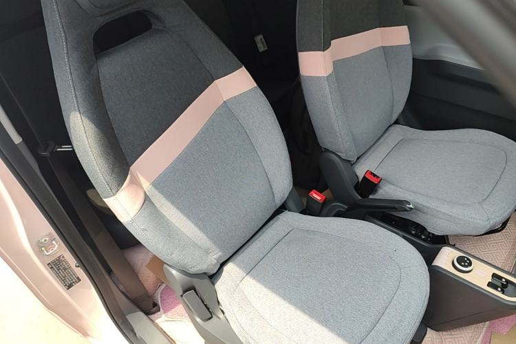 Used Wuling Hongguang MINIEV 2022 Macaron Fashion Model Lithium Iron Phosphate Right Front Seat