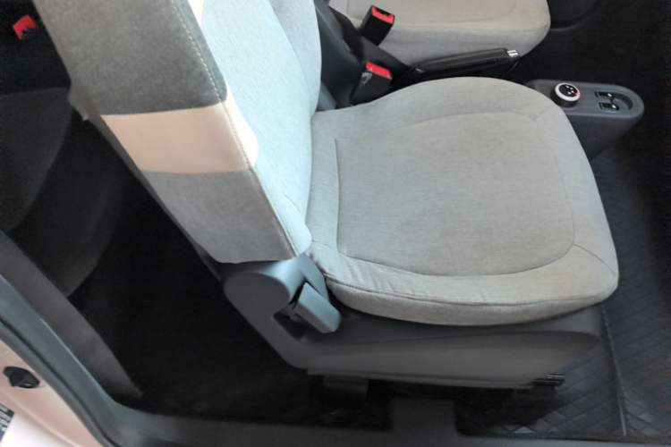 Used Wuling Hongguang MINIEV 2022 Macaron Premium Model – Lithium Iron Phosphate Right Front Seat