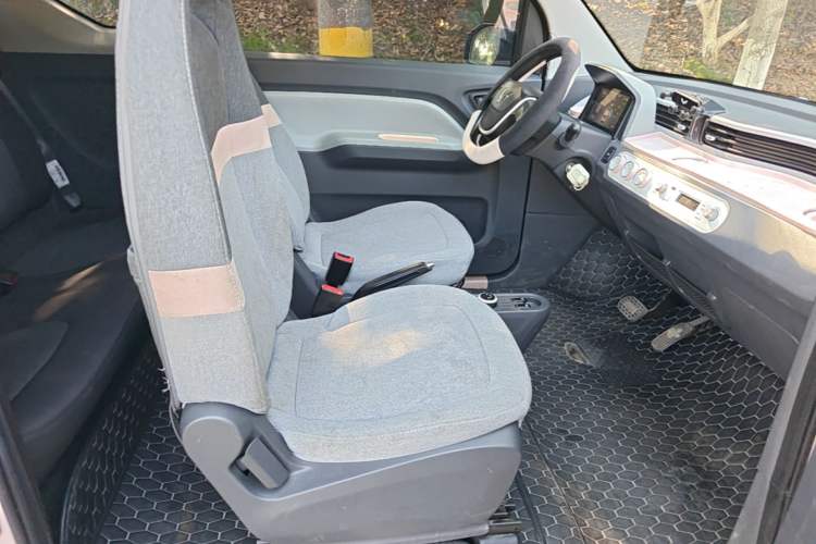 Used Wuling Hongguang MINIEV 2022 Macaron Premium Model – Lithium Iron Phosphate Right Front Seat