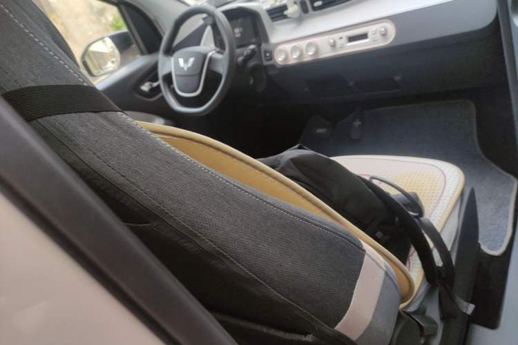 Used Wuling Hongguang MINIEV 2022 Macaron Premium Model – Lithium Iron Phosphate Right Front Seat