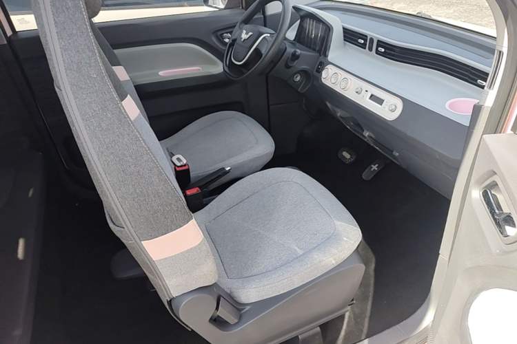 Used Wuling Hongguang MINIEV 2022 Macaron Premium Model – Lithium Iron Phosphate Right Front Seat