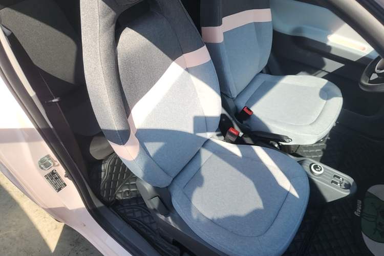 Used Wuling Hongguang MINIEV 2022 Macaron Premium Model – Lithium Ternary Battery Right Front Seat