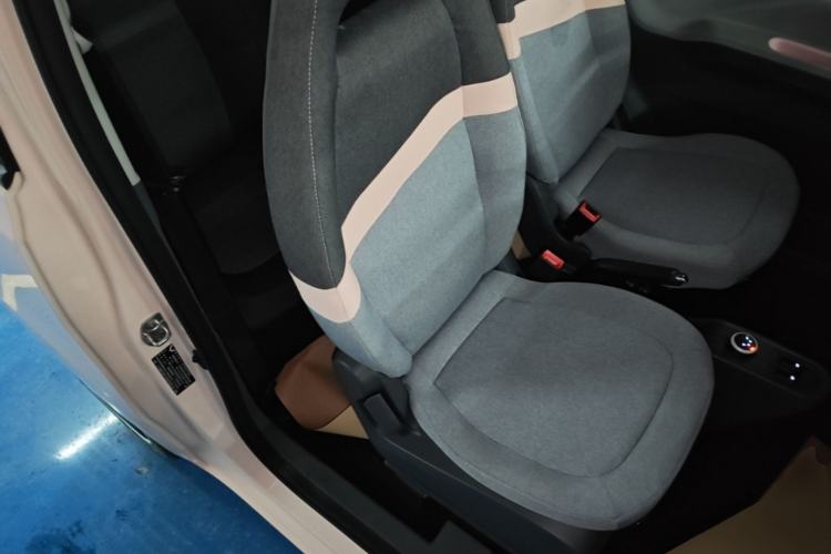 Used Wuling Hongguang MINIEV 2022 Macaron Premium Model – Lithium Ternary Battery Right Front Seat