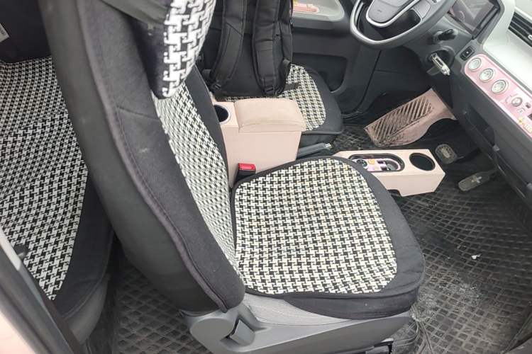 Used Wuling Hongguang MINIEV 2022 Macaron Premium Model – Lithium Iron Phosphate Right Front Seat