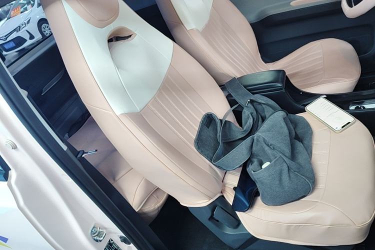 Used Wuling Hongguang MINIEV 2022 Macaron Premium Model – Lithium Iron Phosphate Right Front Seat