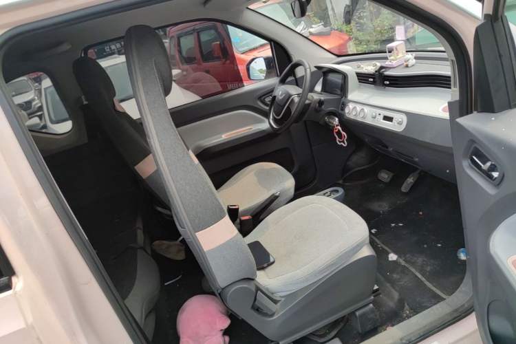 Used Wuling Hongguang MINIEV 2022 Macaron Premium Model – Lithium Ternary Battery Right Front Seat