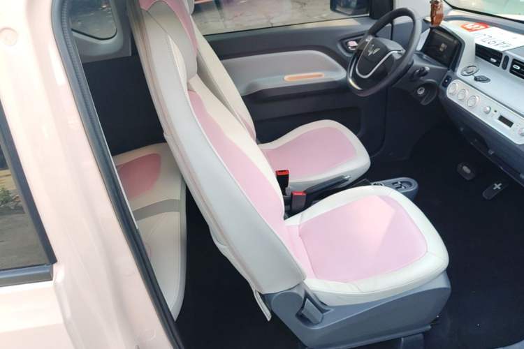 Used Wuling Hongguang MINIEV 2022 Macaron Premium Model – Lithium Iron Phosphate Right Front Seat
