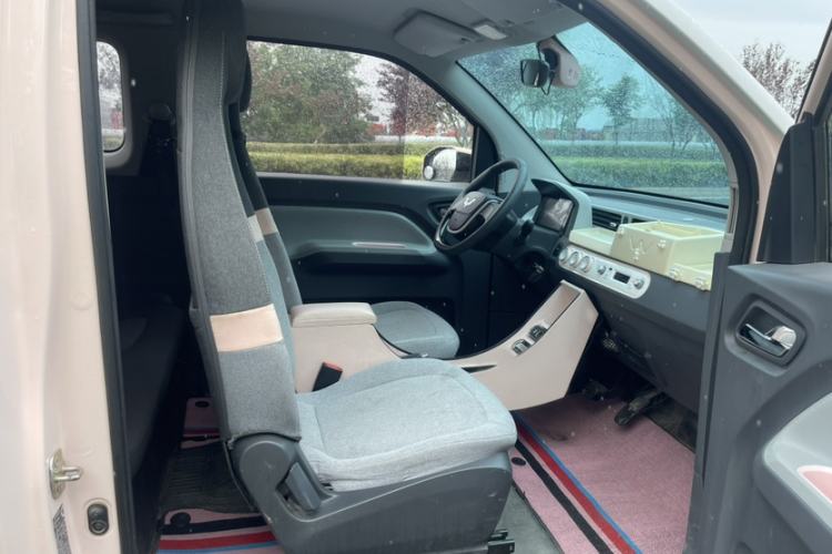 Used Wuling Hongguang MINIEV 2022 Macaron Premium Model – Lithium Iron Phosphate Right Front Seat
