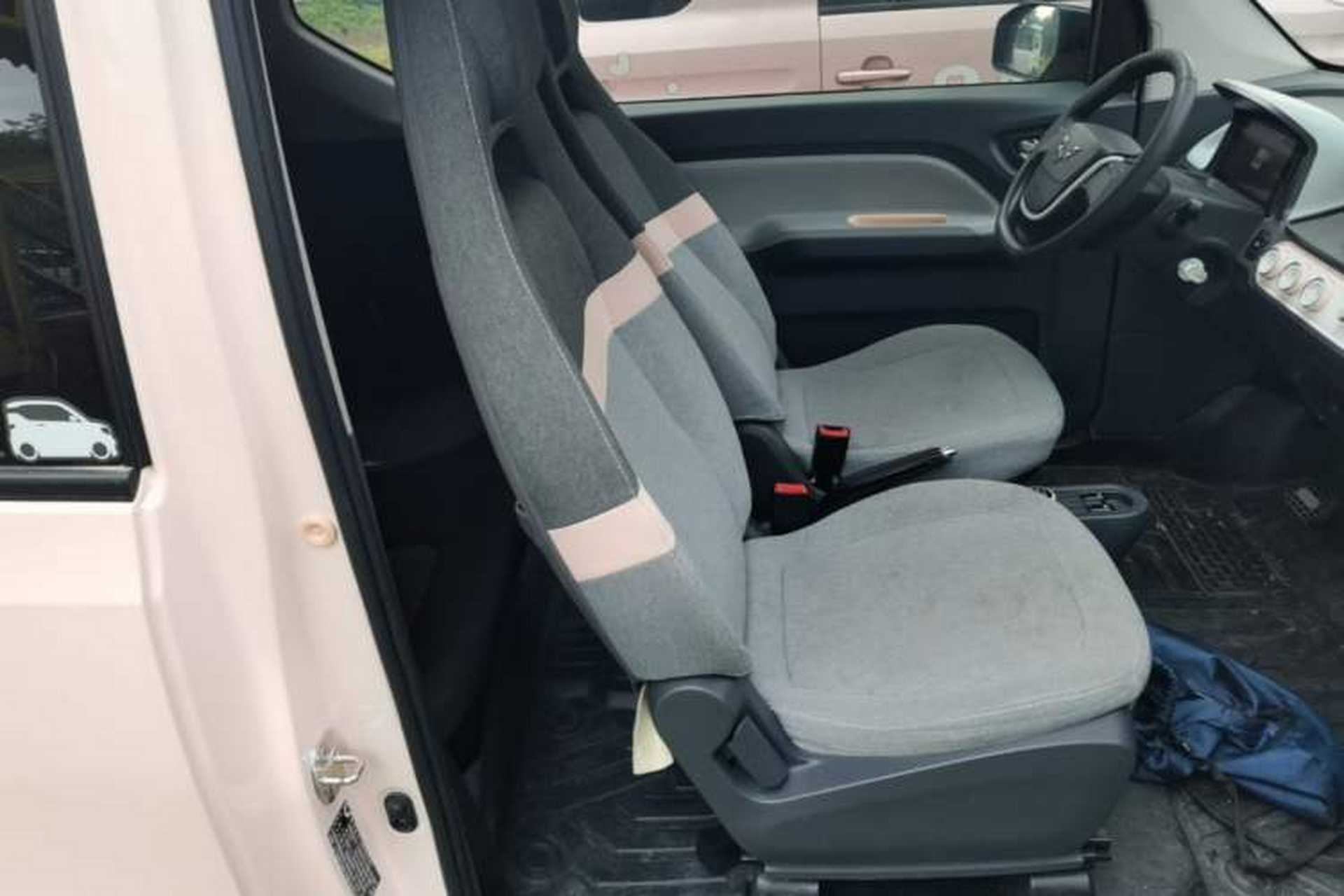 Used Wuling Hongguang MINIEV 2022 Macaron Fashion Model Lithium Iron Phosphate Right Front Seat