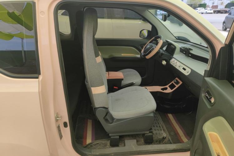 Used Wuling Hongguang MINIEV 2022 Macaron Fashion Model Lithium Iron Phosphate Right Front Seat