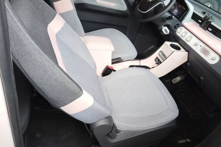 Used Wuling Hongguang MINIEV 2022 Macaron Premium Model – Lithium Ternary Battery Right Front Seat