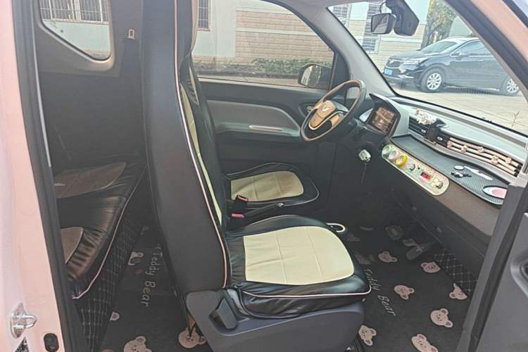 Used Wuling Hongguang MINIEV 2022 Macaron Premium Model – Lithium Iron Phosphate Right Front Seat