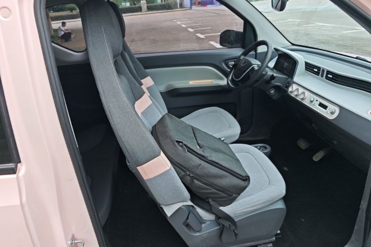Used Wuling Hongguang MINIEV 2022 Macaron-Color Edition Lithium Iron Phosphate Right Front Seat