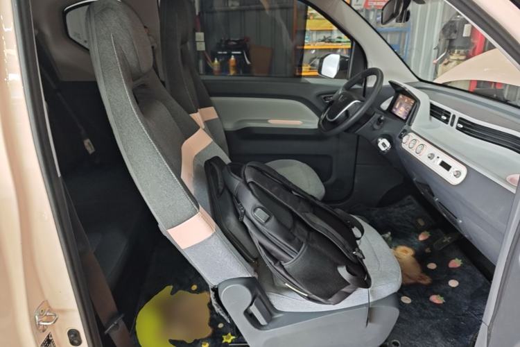 Used Wuling Hongguang MINIEV 2022 Macaron Premium Model – Lithium Ternary Battery Right Front Seat