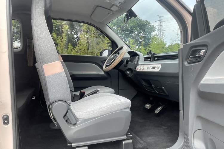 Used Wuling Hongguang MINIEV 2022 Macaron Fashion Edition Lithium-Nickel-Cobalt-Alpha-oxide Right Front Seat