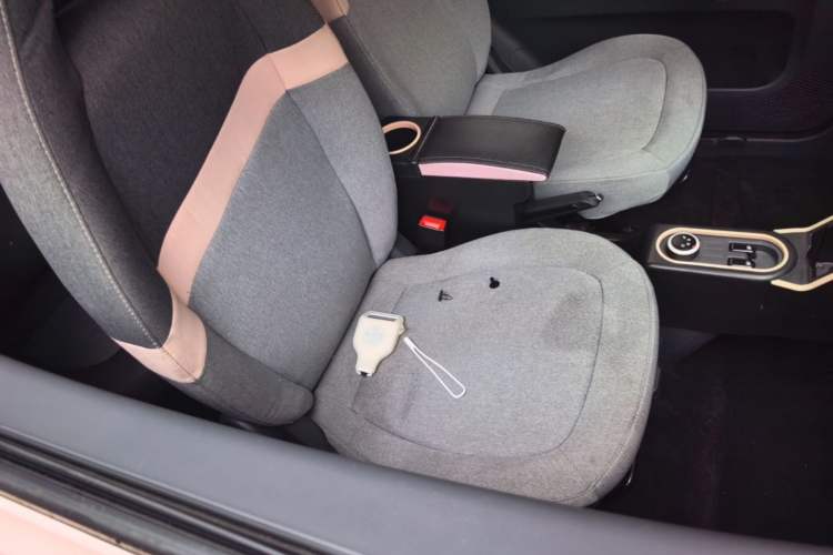 Used Wuling Hongguang MINIEV 2022 Macaron Premium Model – Lithium Iron Phosphate Right Front Seat