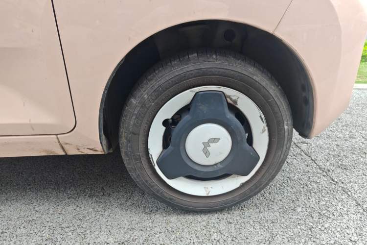 Used Wuling Hongguang MINIEV 2022 Macaron Premium Model – Lithium Iron Phosphate Right Front Wheel Hub