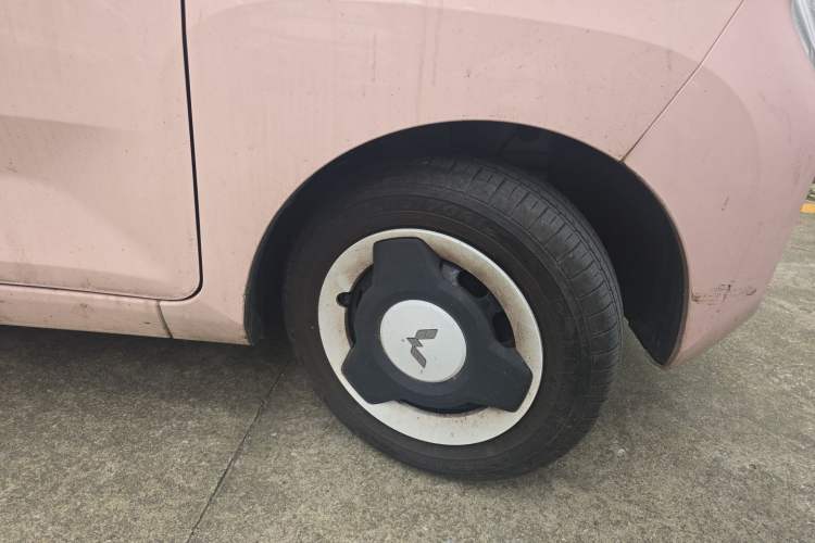 Used Wuling Hongguang MINIEV 2022 Macaron Premium Model – Lithium Iron Phosphate Right Front Wheel Hub