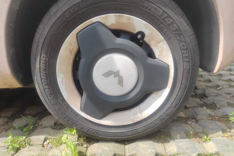 Used Wuling Hongguang MINIEV 2022 Macaron Premium Model – Lithium Iron Phosphate Right Front Wheel Hub