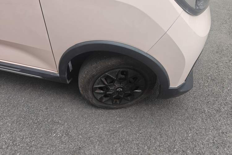 Used Wuling Hongguang MINIEV 2022 GAMEBOY 200km Gaming Edition with Lithium Iron Phosphate Right Front Wheel Hub