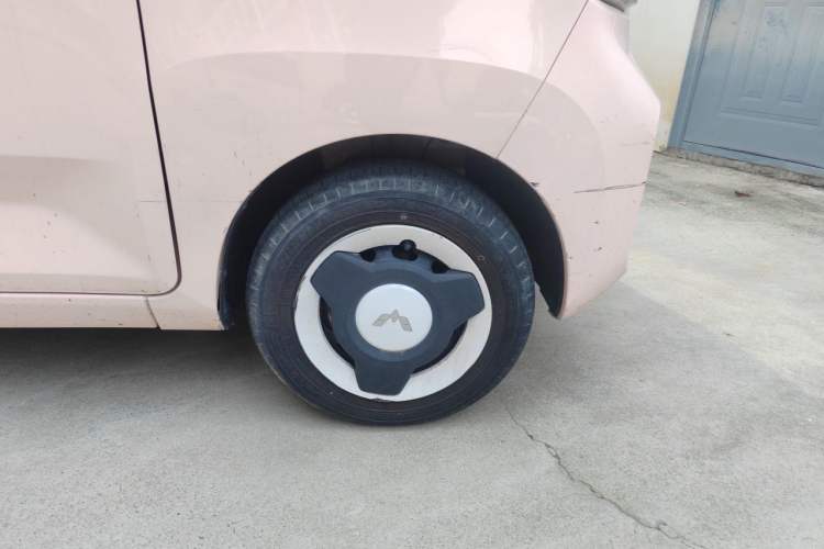 Used Wuling Hongguang MINIEV 2022 Macaron Premium Model – Lithium Iron Phosphate Right Front Wheel Hub