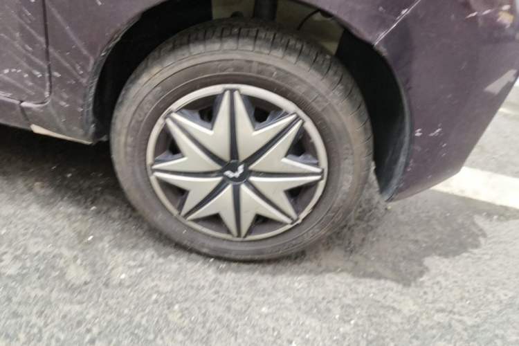 Used Wuling Hongguang MINIEV 2022 Macaron Premium Model – Lithium Iron Phosphate Right Front Wheel Hub