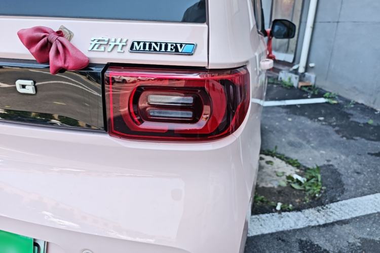 Used Wuling Hongguang MINIEV 2022 Macaron Premium Model – Lithium Iron Phosphate Right Rear Taillight