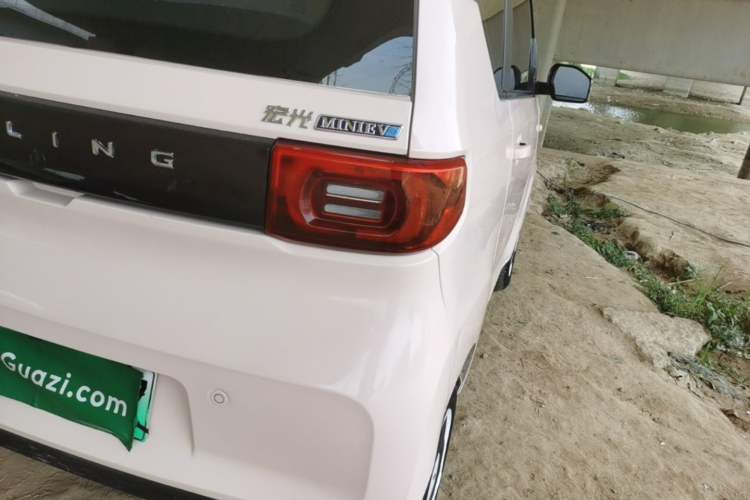 Used Wuling Hongguang MINIEV 2022 Macaron Premium Model – Lithium Ternary Battery Right Rear Taillight