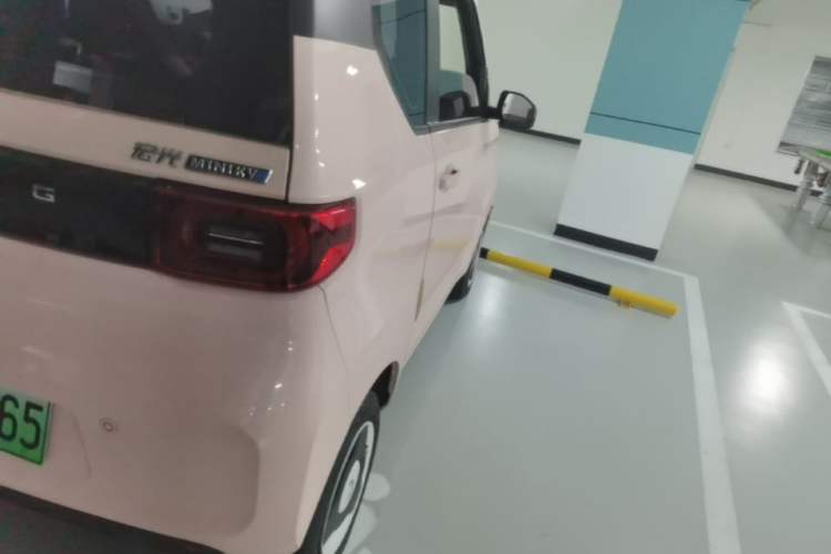 Used Wuling Hongguang MINIEV 2022 Macaron Premium Model – Lithium Ternary Battery Right Rear Taillight