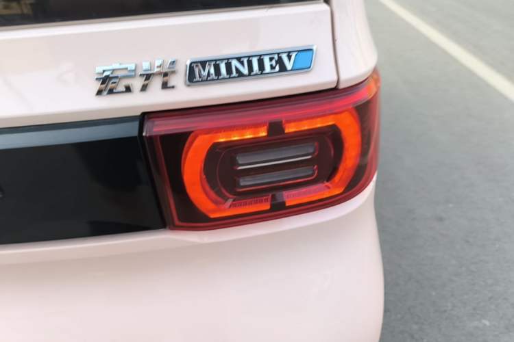Used Wuling Hongguang MINIEV 2022 Macaron Fashion Model Lithium Iron Phosphate Right Rear Taillight