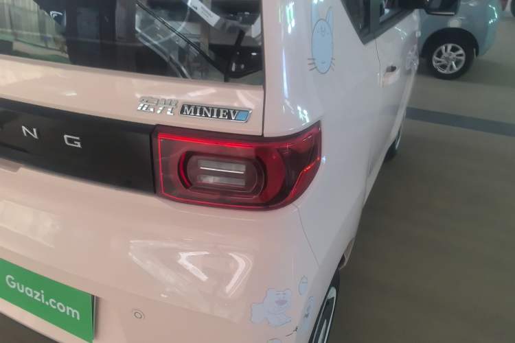 Used Wuling Hongguang MINIEV 2022 Macaron Premium Model – Lithium Iron Phosphate Right Rear Taillight