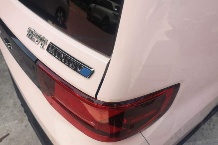 Used Wuling Hongguang MINIEV 2022 GAMEBOY 300km Enthusiast Model with Lithium Iron Phosphate Right Rear Taillight