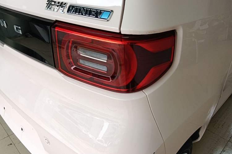 Used Wuling Hongguang MINIEV 2022 Macaron Premium Model – Lithium Iron Phosphate Right Rear Taillight