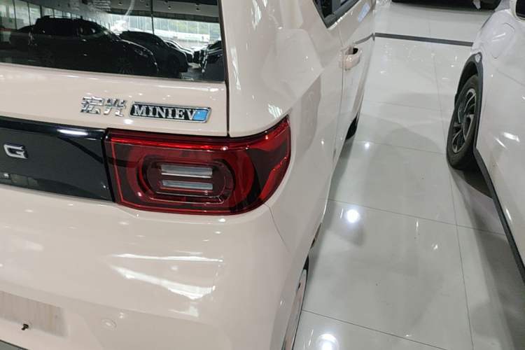 Used Wuling Hongguang MINIEV 2022 Macaron Fashion Model Lithium Iron Phosphate Right Rear Taillight