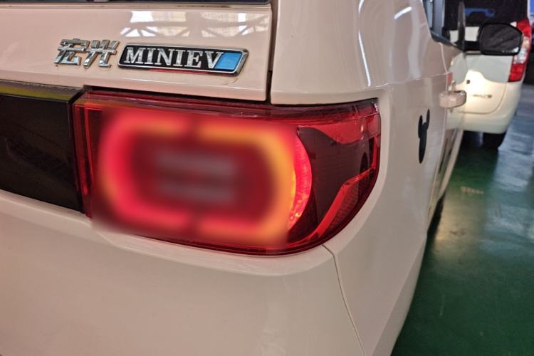 Used Wuling Hongguang MINIEV 2022 Macaron Premium Model – Lithium Iron Phosphate Right Rear Taillight