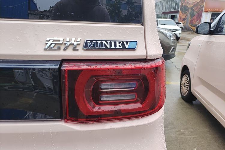 Used Wuling Hongguang MINIEV 2022 Macaron Premium Model – Lithium Iron Phosphate Right Rear Taillight