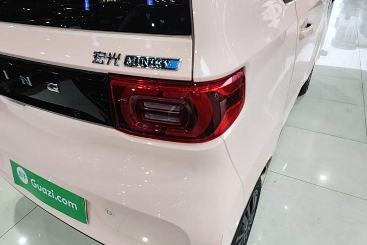 Used Wuling Hongguang MINIEV 2022 Macaron Premium Model – Lithium Iron Phosphate Right Rear Taillight