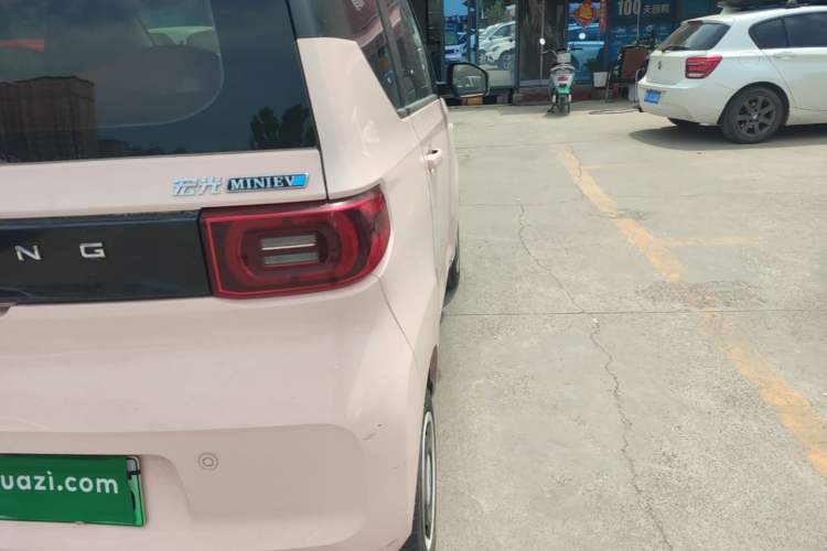Used Wuling Hongguang MINIEV 2022 Macaron Premium Model – Lithium Iron Phosphate Right Rear Taillight