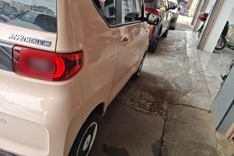 Used Wuling Hongguang MINIEV 2022 Macaron Premium Model – Lithium Iron Phosphate Right Rear Taillight