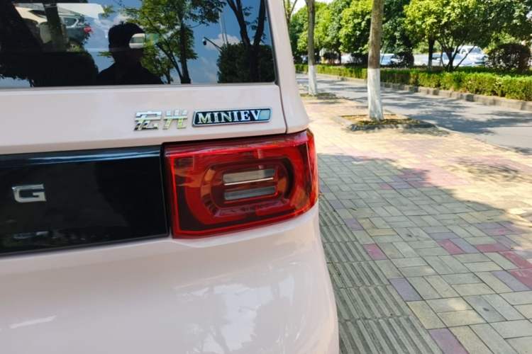 Used Wuling Hongguang MINIEV 2022 Macaron Premium Model – Lithium Iron Phosphate Right Rear Taillight