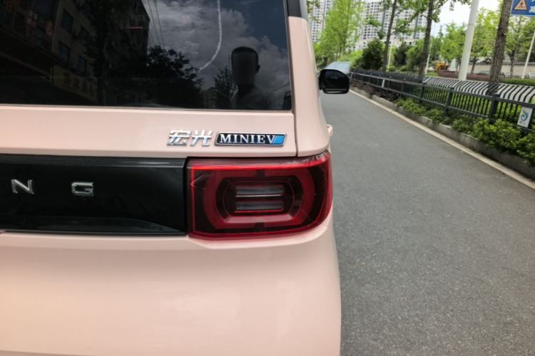 Used Wuling Hongguang MINIEV 2022 Macaron Premium Model – Lithium Iron Phosphate Right Rear Taillight