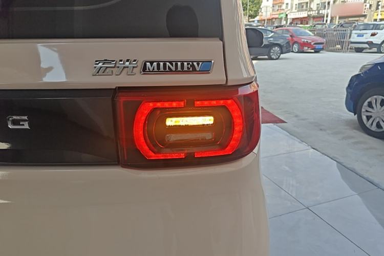 Used Wuling Hongguang MINIEV 2022 Macaron Premium Model – Lithium Iron Phosphate Right Rear Taillight
